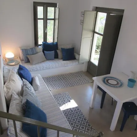 Handras-ulivo & Mandorlo, By Amorgos Homes 艾吉亚里